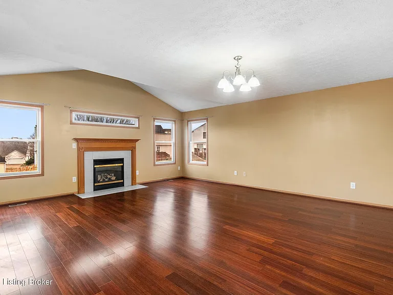 10331 Arbor Oak Dr — Photo 2