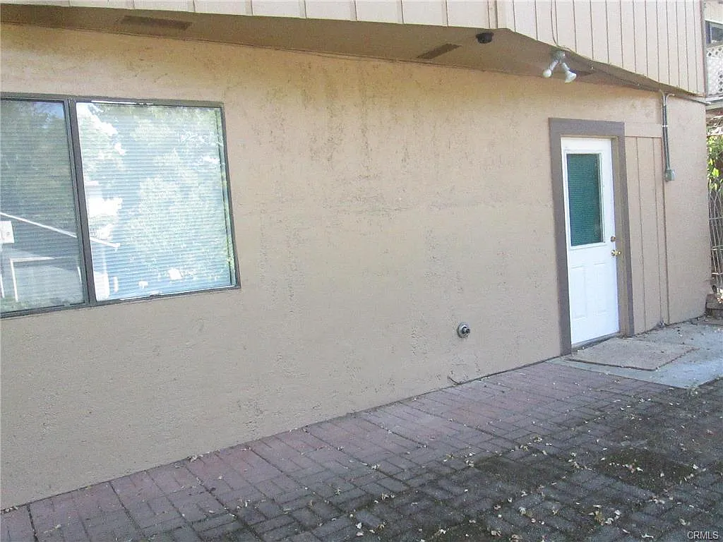 440 Fairview Way photo 1