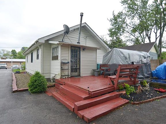 3rd image of 320 N Auburn St