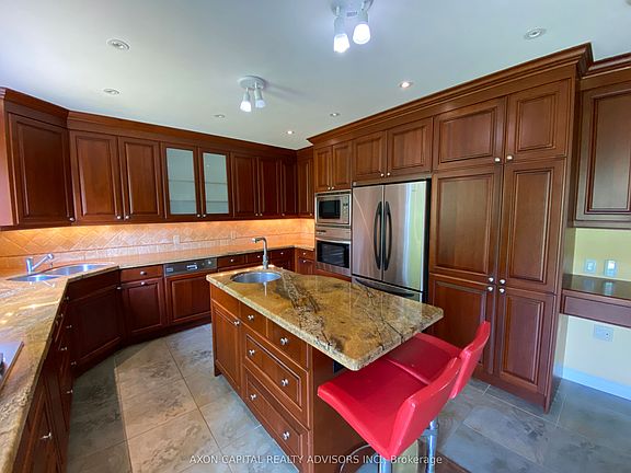 3rd image of 108 Old Colony Rd