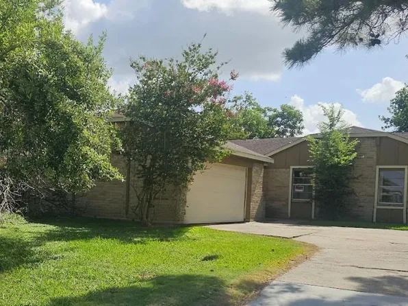 8710 Parkway Forest Dr, Houston, TX 77044