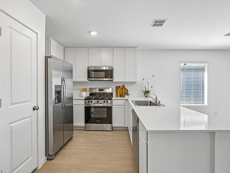 9213 Schram Rd — Photo 3