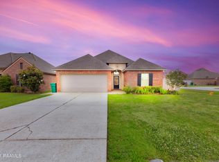 204 Green Ridge Dr, Youngsville, LA 70592