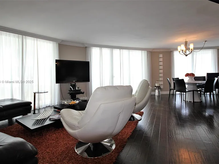 5151 Collins Ave #924 — Photo 30