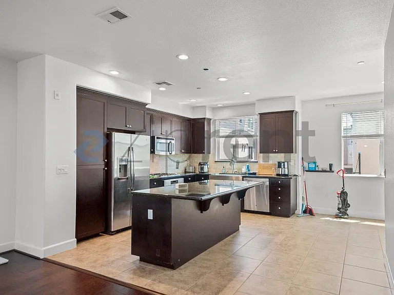 5279 Iron Horse Pkwy — Photo 8