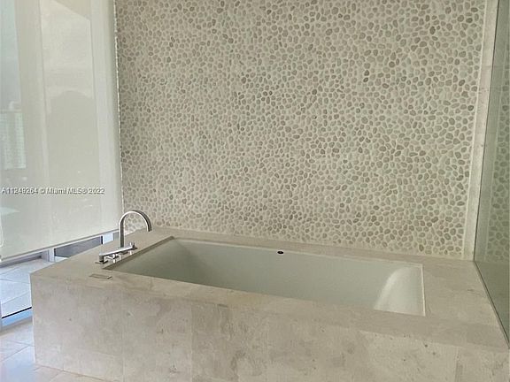 4th image of 17121 E Collins Ave #3101