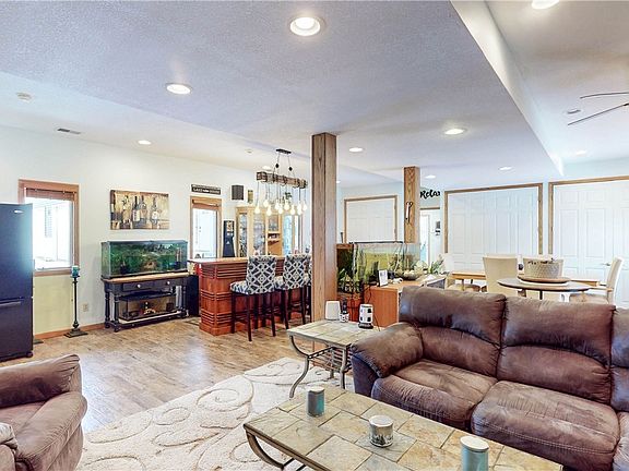 4th image of 664 Pine Dr