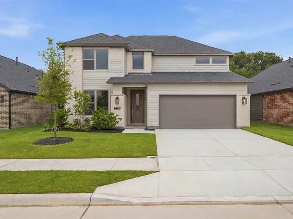 4641 Commack Dr, Fort Worth, TX 76135