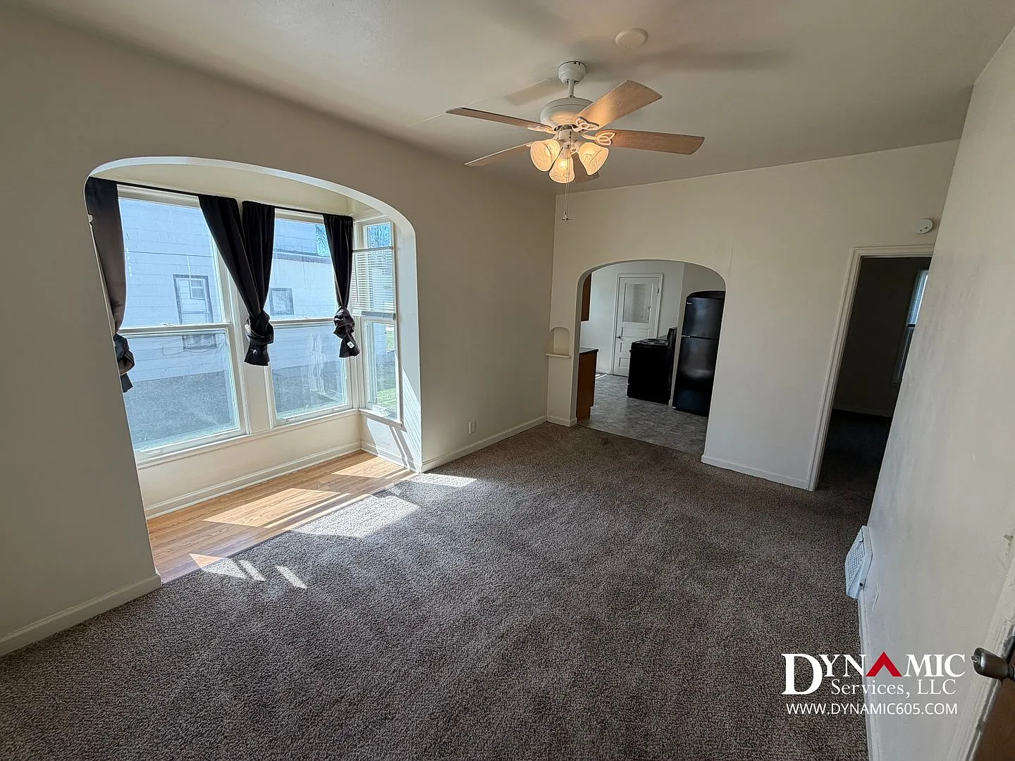 215 S Duluth Ave | Tenant Pays Electric Only! — Photo 2
