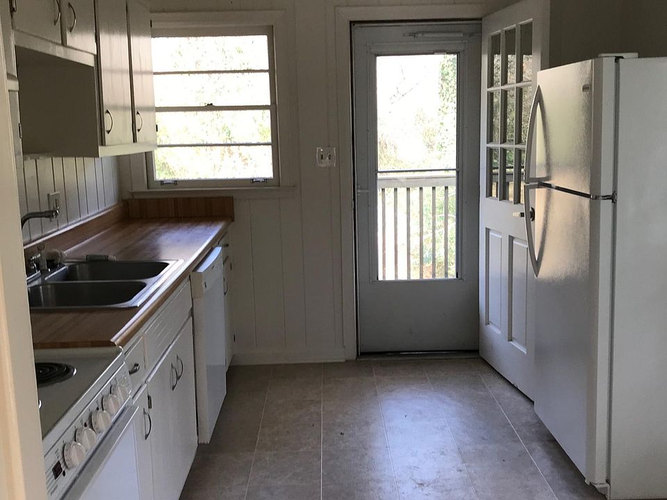 Kitchen leading to deck