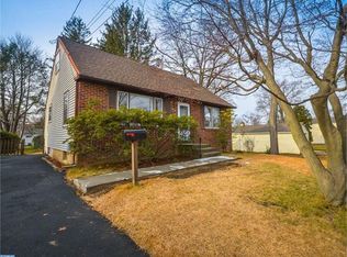 466 Maple St, Warminster, PA 18974