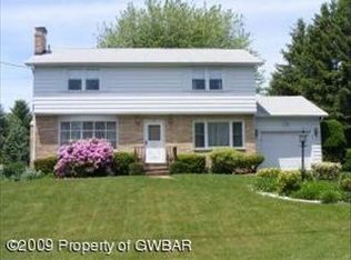 14 Hamilton Rd, Dallas, PA 18612