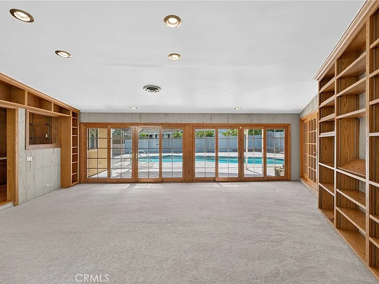 10401 Wystone Ave — Photo 28
