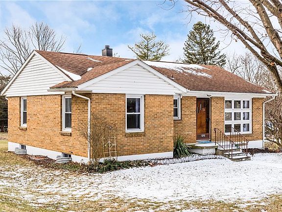 3rd image of 2939 Valleyview Dr