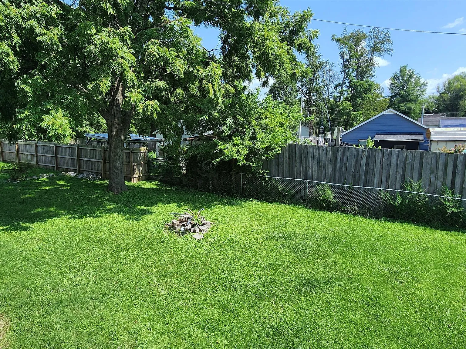 927 East Mount Vernon Street - B — Photo 2