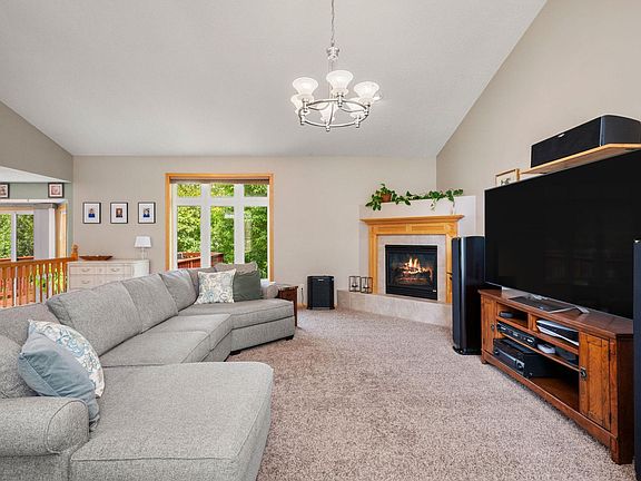 4th image of 13522 Oakwood Dr