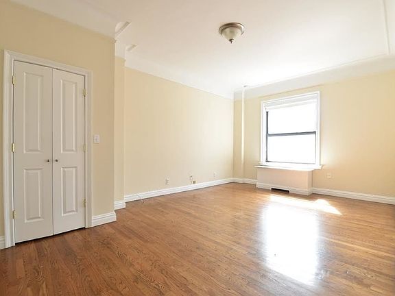2nd image of 2350 Broadway #609