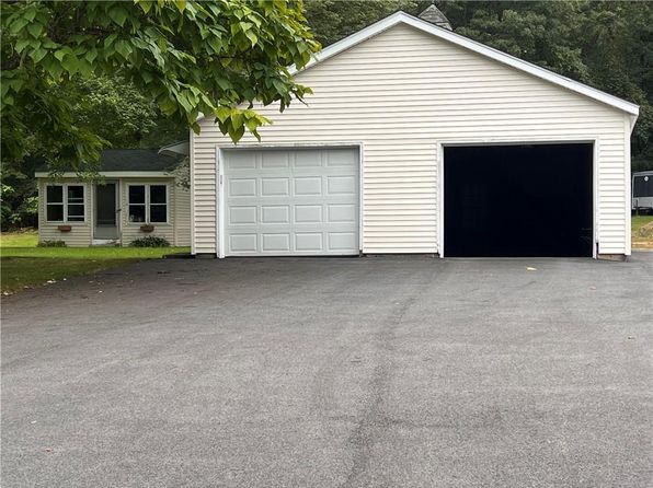 505 Central St, Burrillville, RI 02839