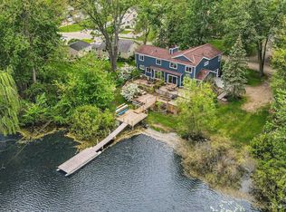 7800 Shady Beach Dr, Whitmore Lake, MI 48189