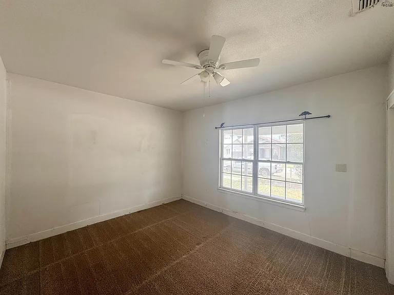 2412 Buchanan St — Photo 5