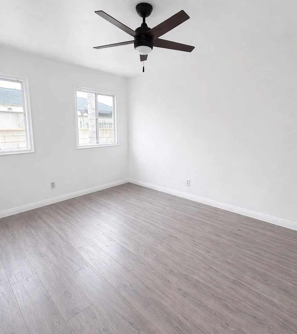 3 bed, 800 sqft, $2,700 — Photo 2