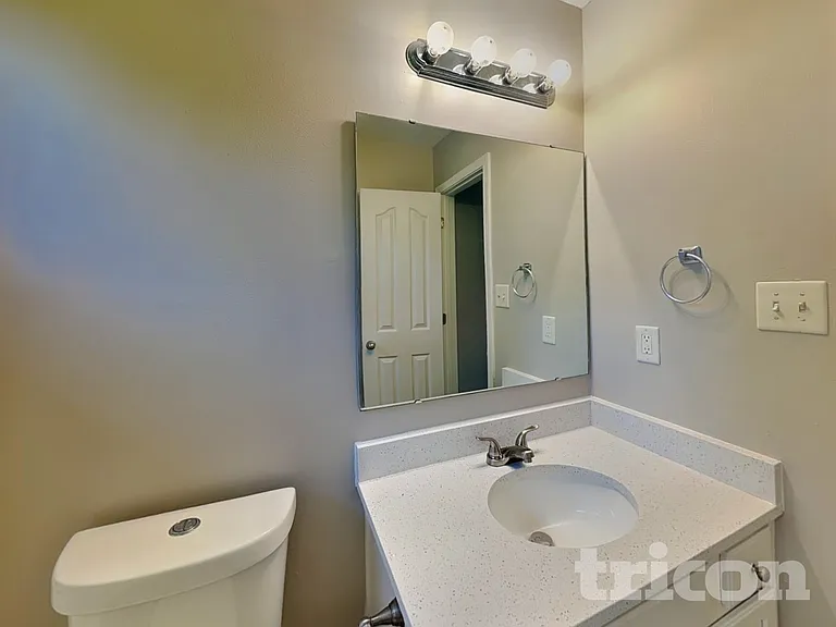 5940 Briggs Dr — Photo 11