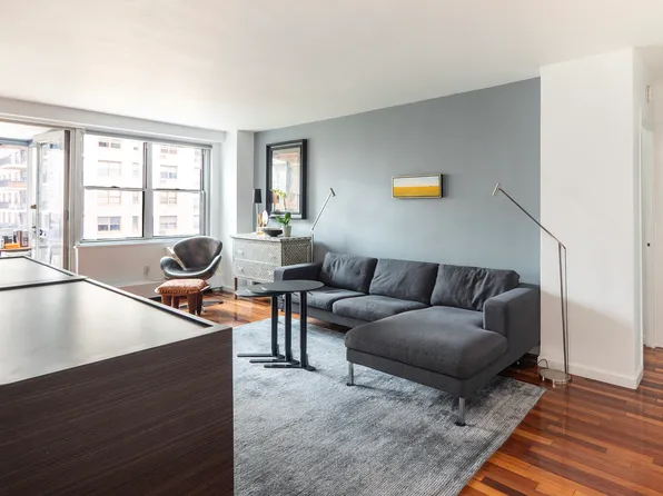 303 West 66th Street image 4 of 20