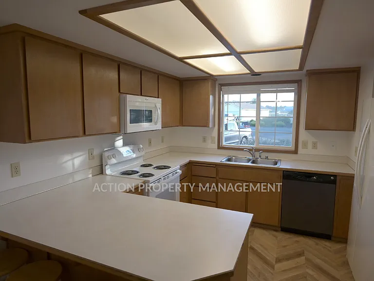 760 N Spencer Farm Pl — Photo 7