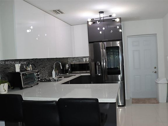 5th image of 6506 SW 20th St