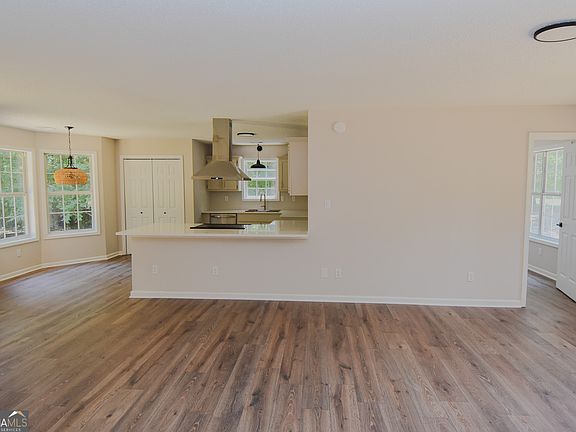 5th image of 100 N Rover Rd