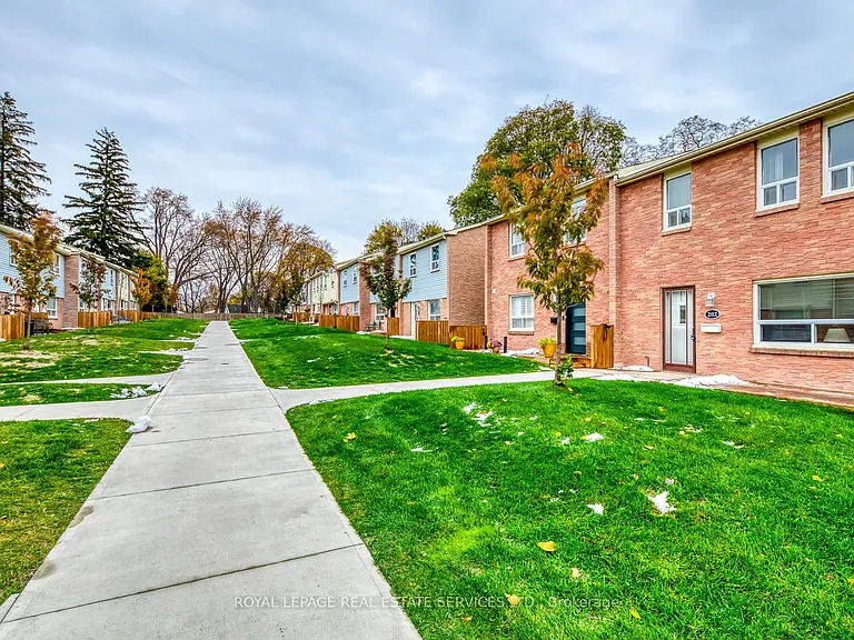 1055 Shawnmarr Rd #202 — Photo 4