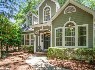 596 Bon Secour St, Fairhope, AL 36532