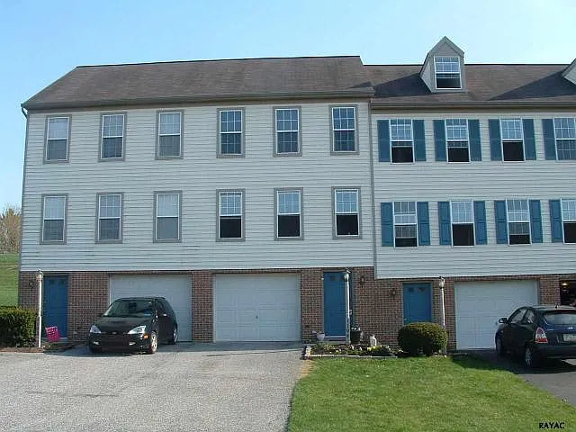 1104 Hearthridge Ln photo 1