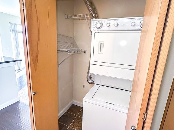 5th image of 212 Harvard Ave E #604