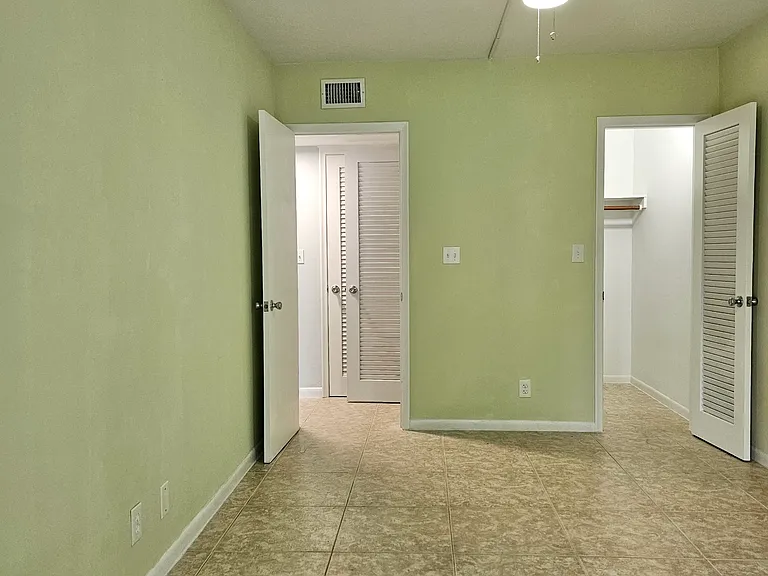 1950 Lake Osborne Dr #3 — Photo 10