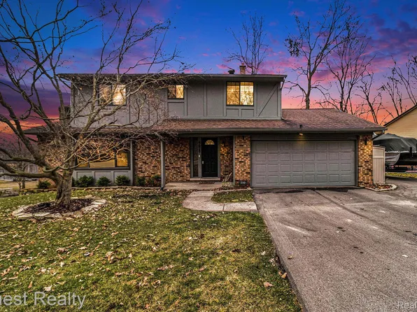 4628 Curtis Ln, Clarkston, MI 48346