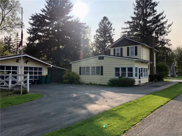 25 Liberty St, Castile, NY 14427