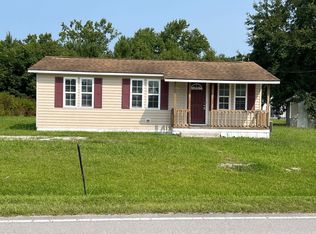 937 Parkertown Rd, Hubert, NC 28539