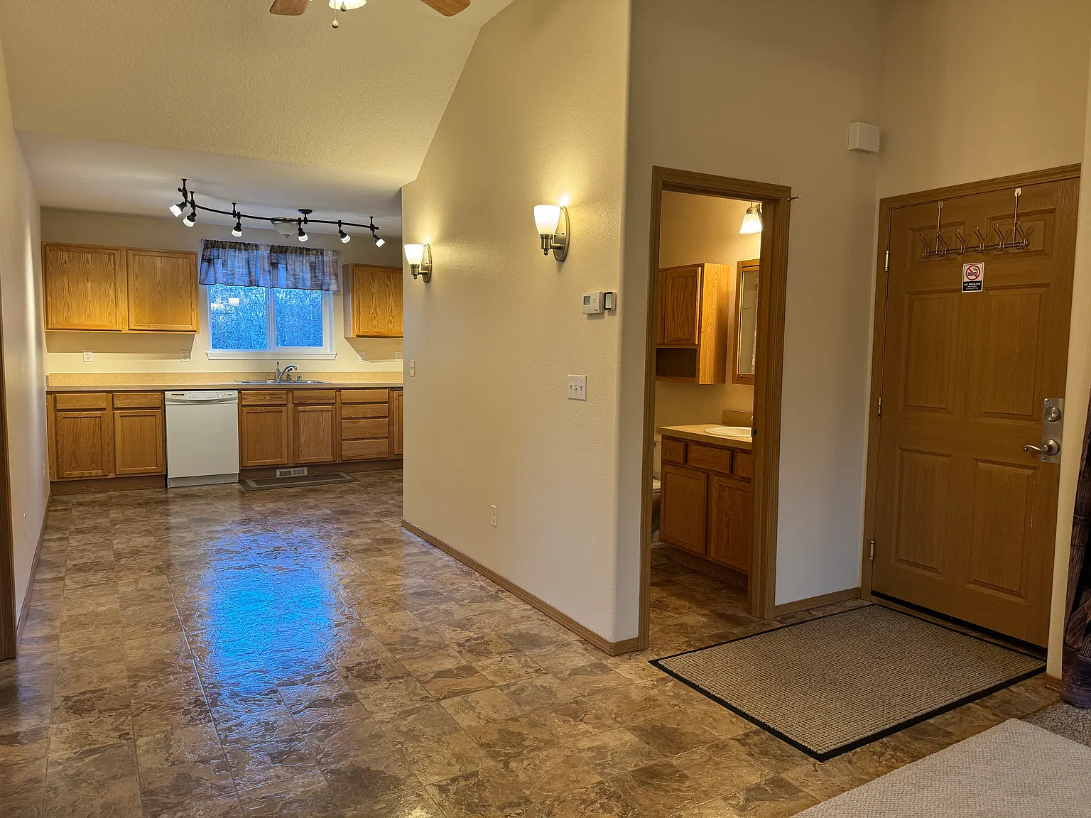 4000 N Barbara St — Photo 1