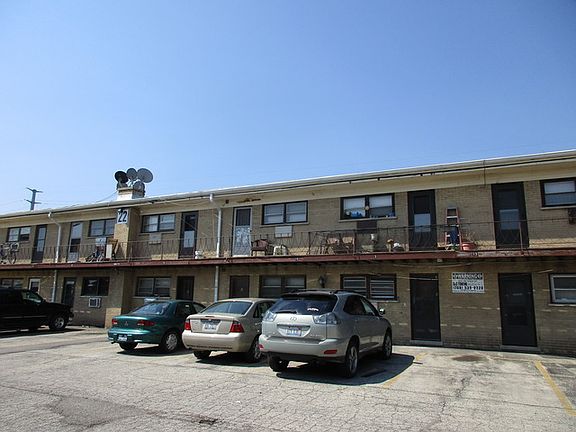 3rd image of 22 King Arthur Ct APT 14