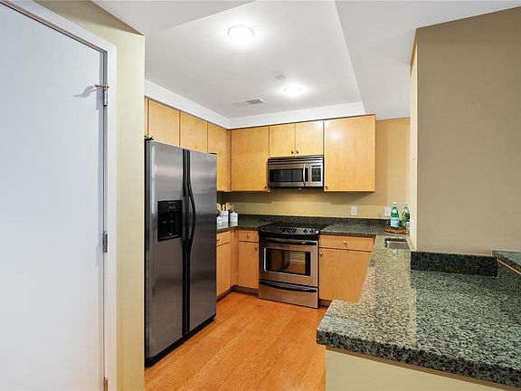 5th image of 314 N Broadway Ave #1304