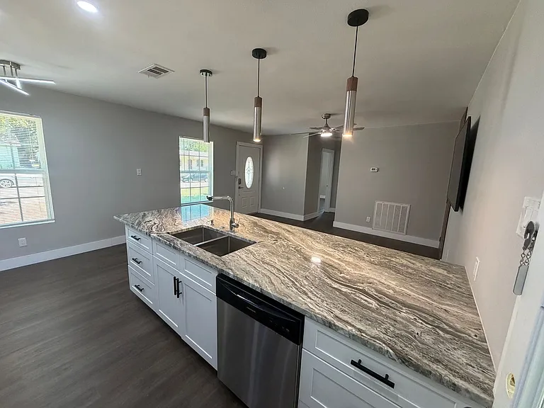 231 Elm St #76053 — Photo 9