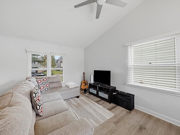 3rd image of 1114 Buttonwood Dr