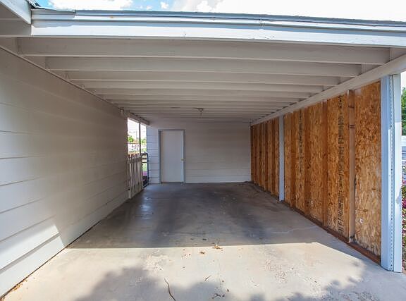 3rd image of 594 Grand Valley Dr