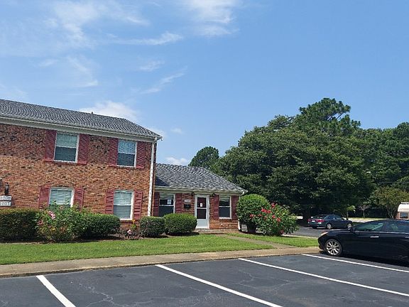 3rd image of 1029 Barclay Sq