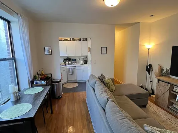 506 Amsterdam Avenue image 1 of 2