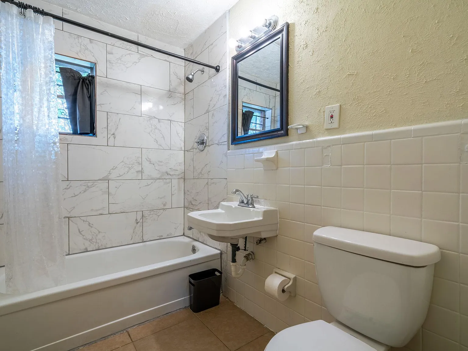 4 bed, 3.0 bath, 1978 sqft, $724 — Photo 3