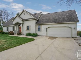 15840 Leonard Rd, Spring Lake, MI 49456