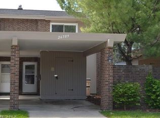 26589 Central Park Blvd #26589, Olmsted Falls, OH 44138