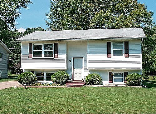 9366-11th Ave - Pleasant Prairie Bi-Level Ranch